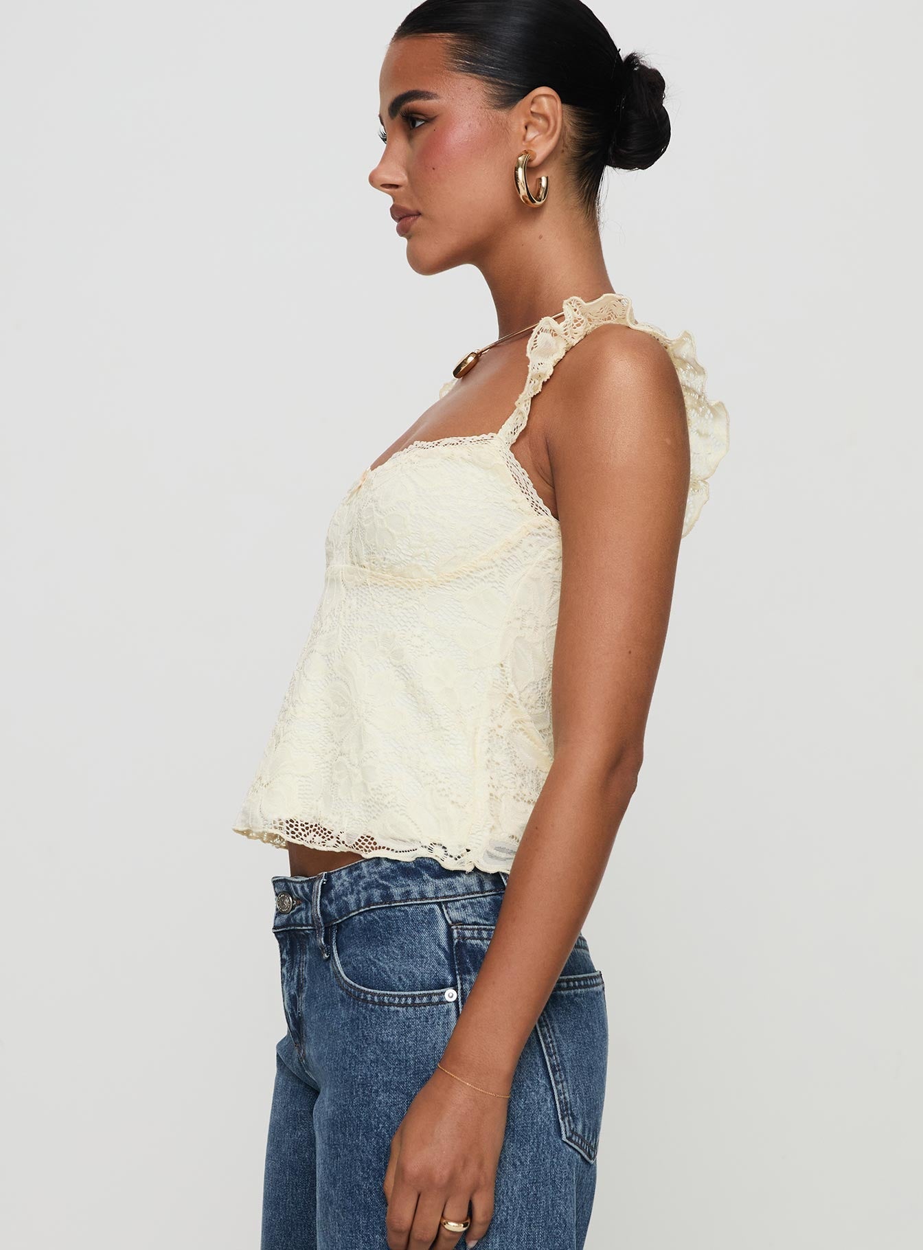 Agrafina® | Zartes Spitzenoberteil für Damen, elegantes Design