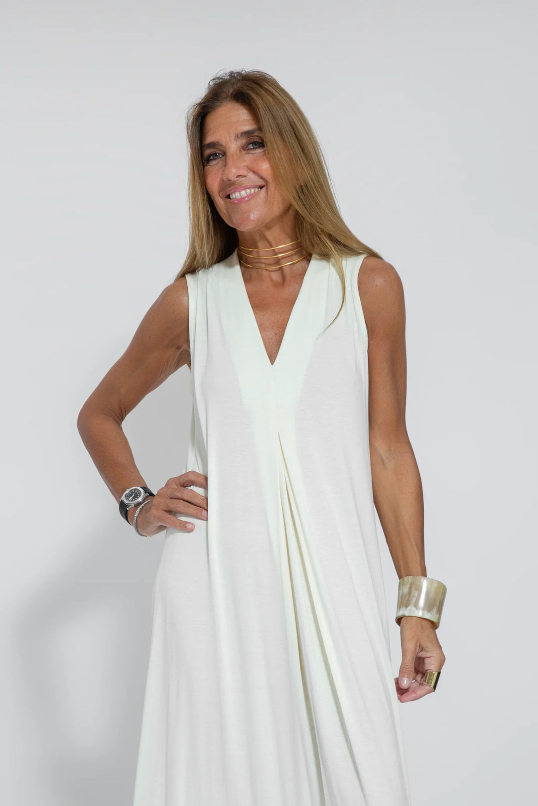 ANGELICA | LANGES KLEID MIT V-AUSSCHNITT