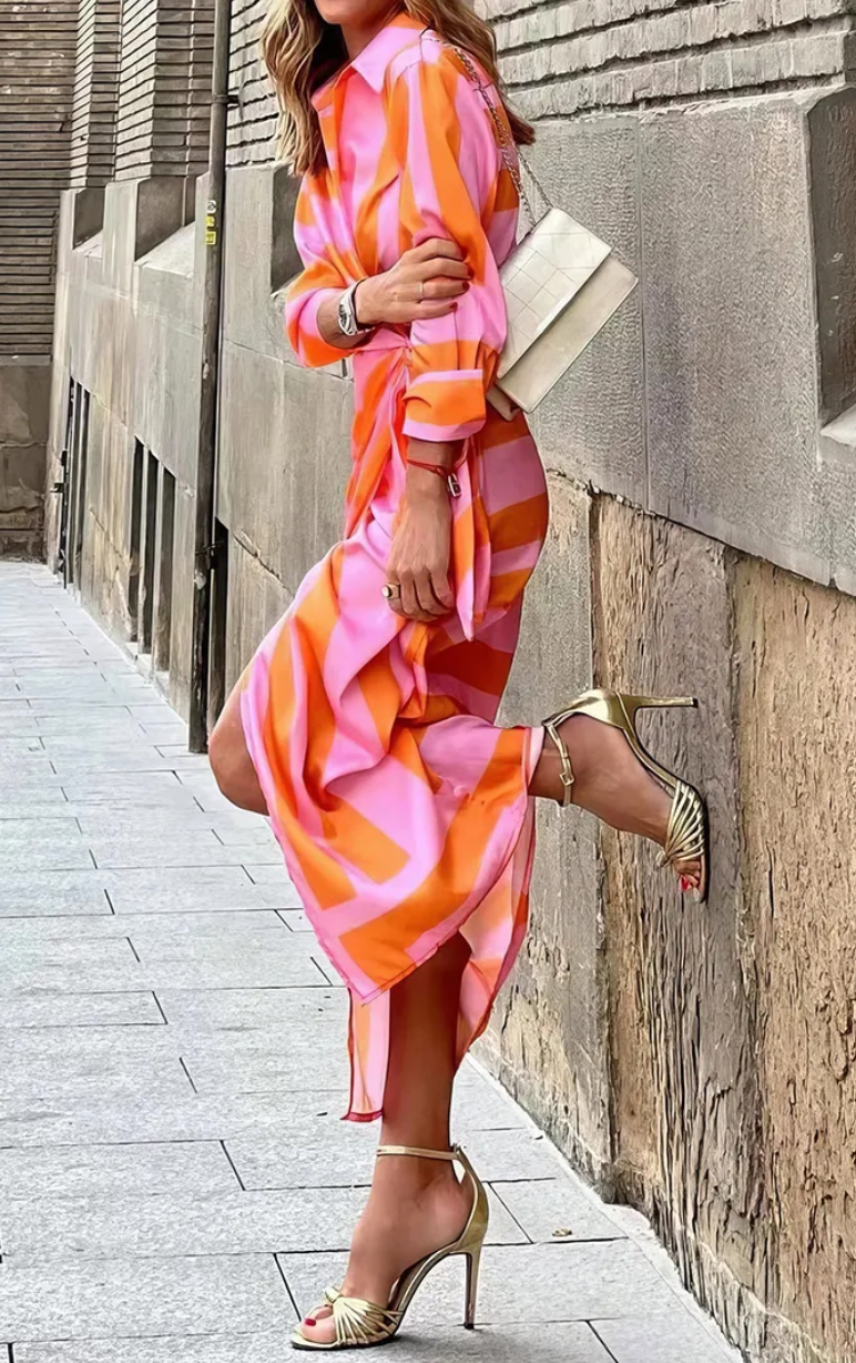 Amira Kleid | Auffälligem Druck für Eleganz und Stil
