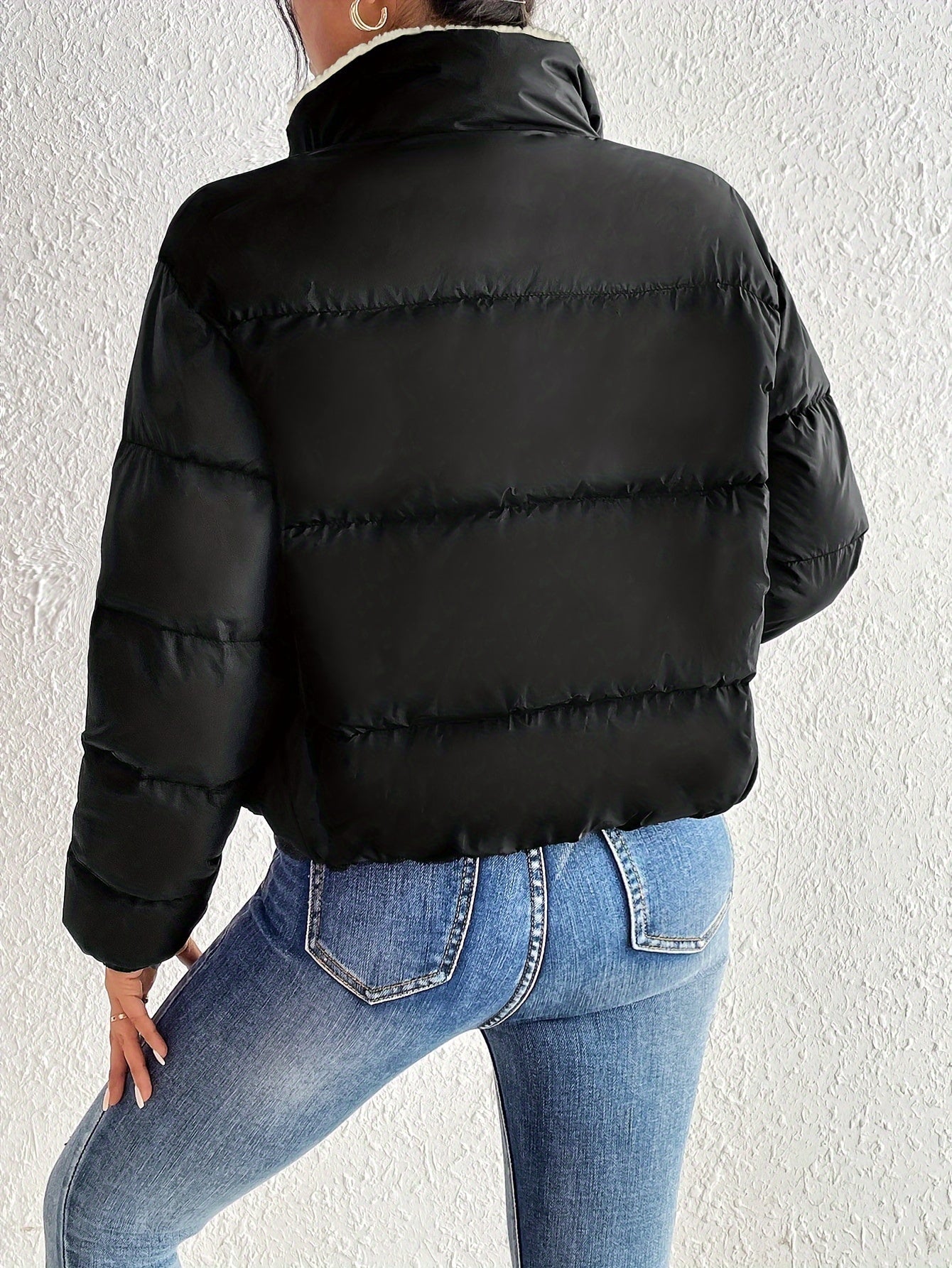 Warmer Schwarzer Wintermantel Mit Flauschigem Futter Und Reißverschluss Für Damen |  Ideal für den Winter